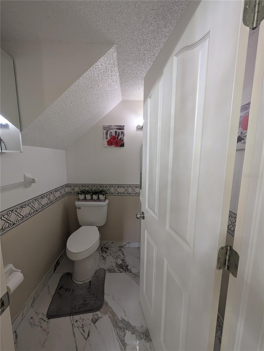 Image 22 of 56 For 4321 Deermont Circle