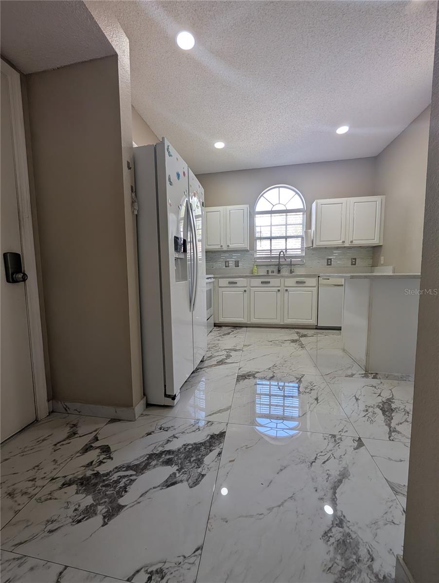 Image 23 of 56 For 4321 Deermont Circle