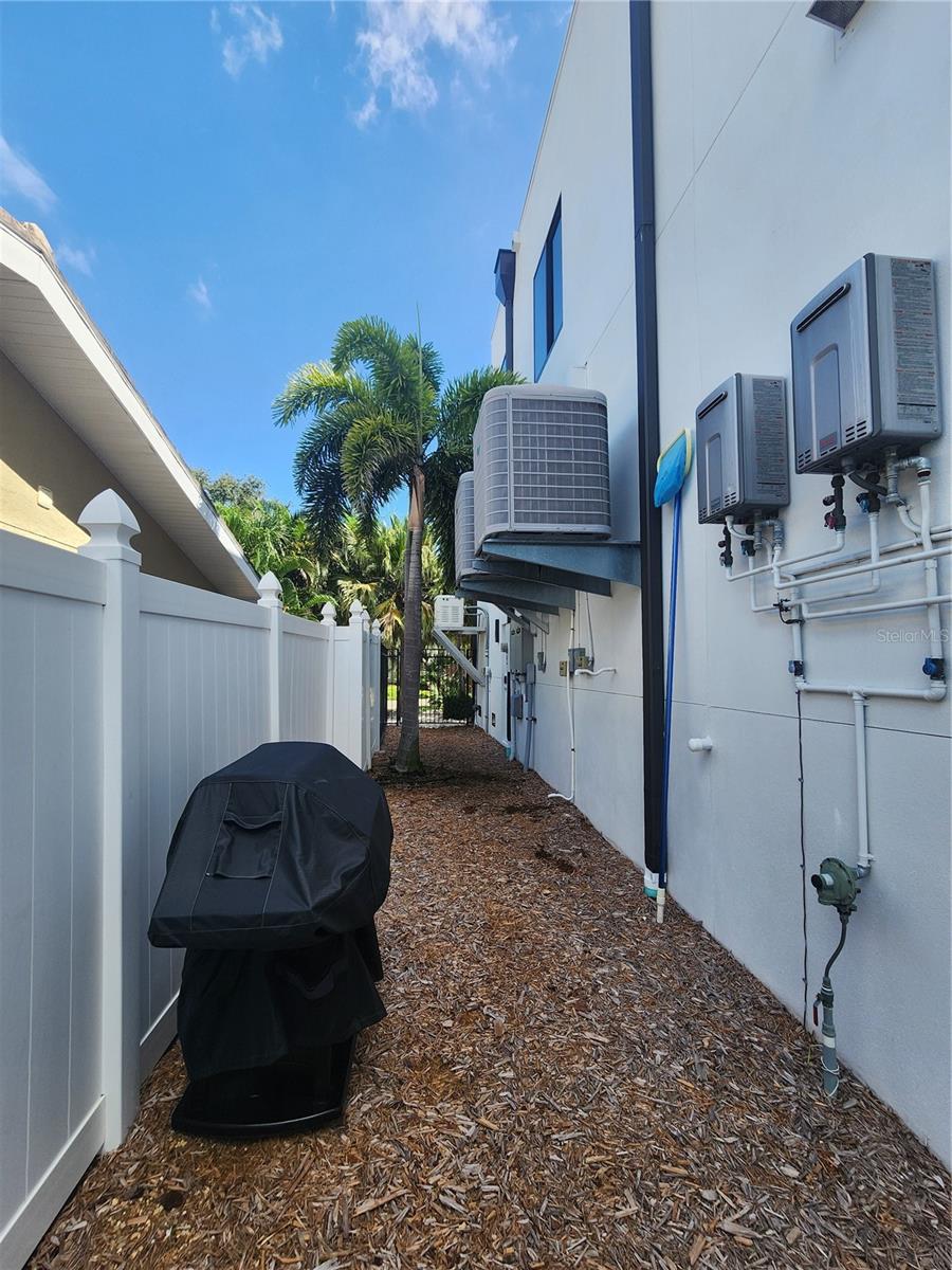 Image 70 of 81 For 2501 Sunrise Drive Se