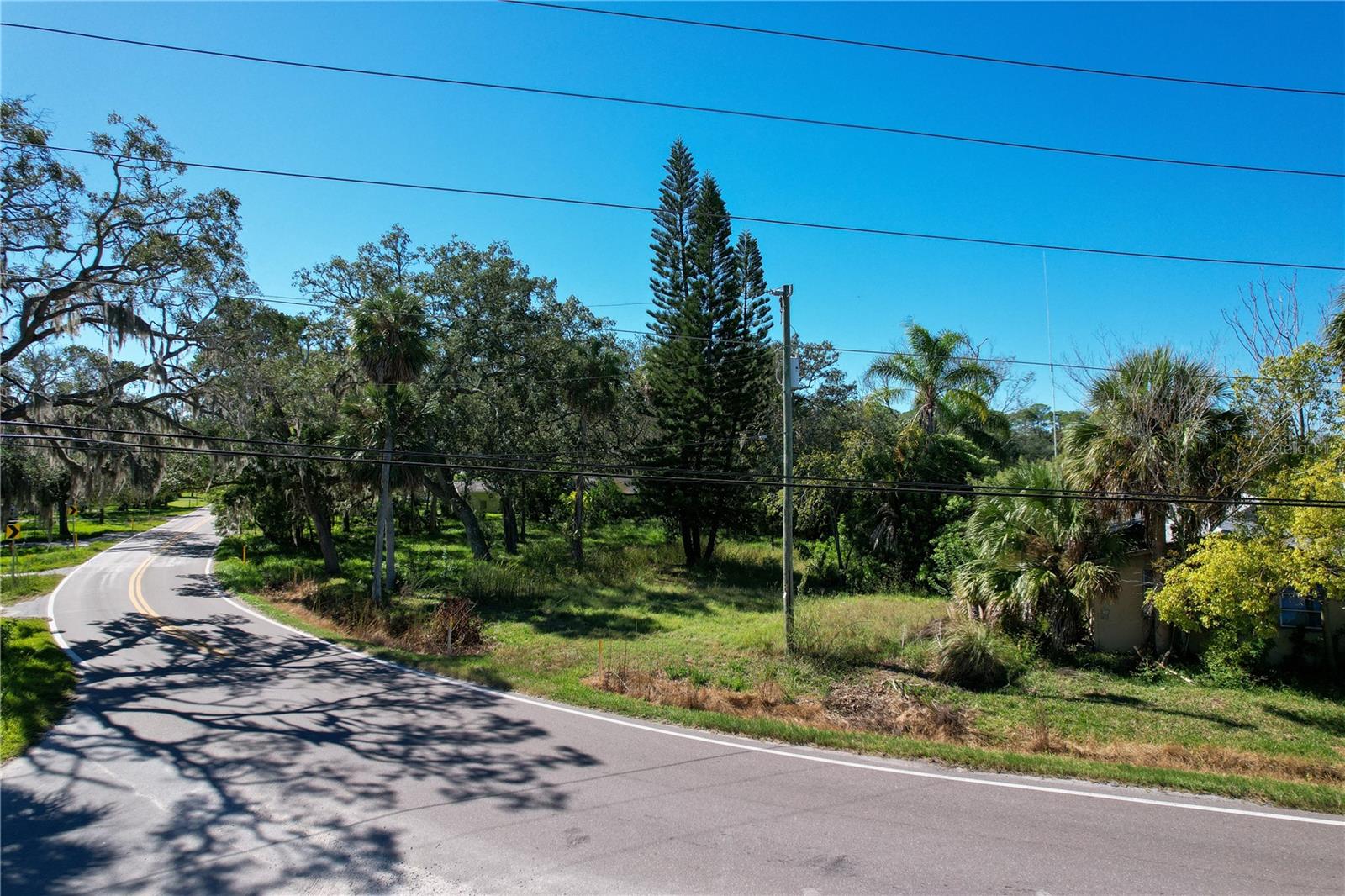 Image 2 of 43 For 18905 Aripeka Road