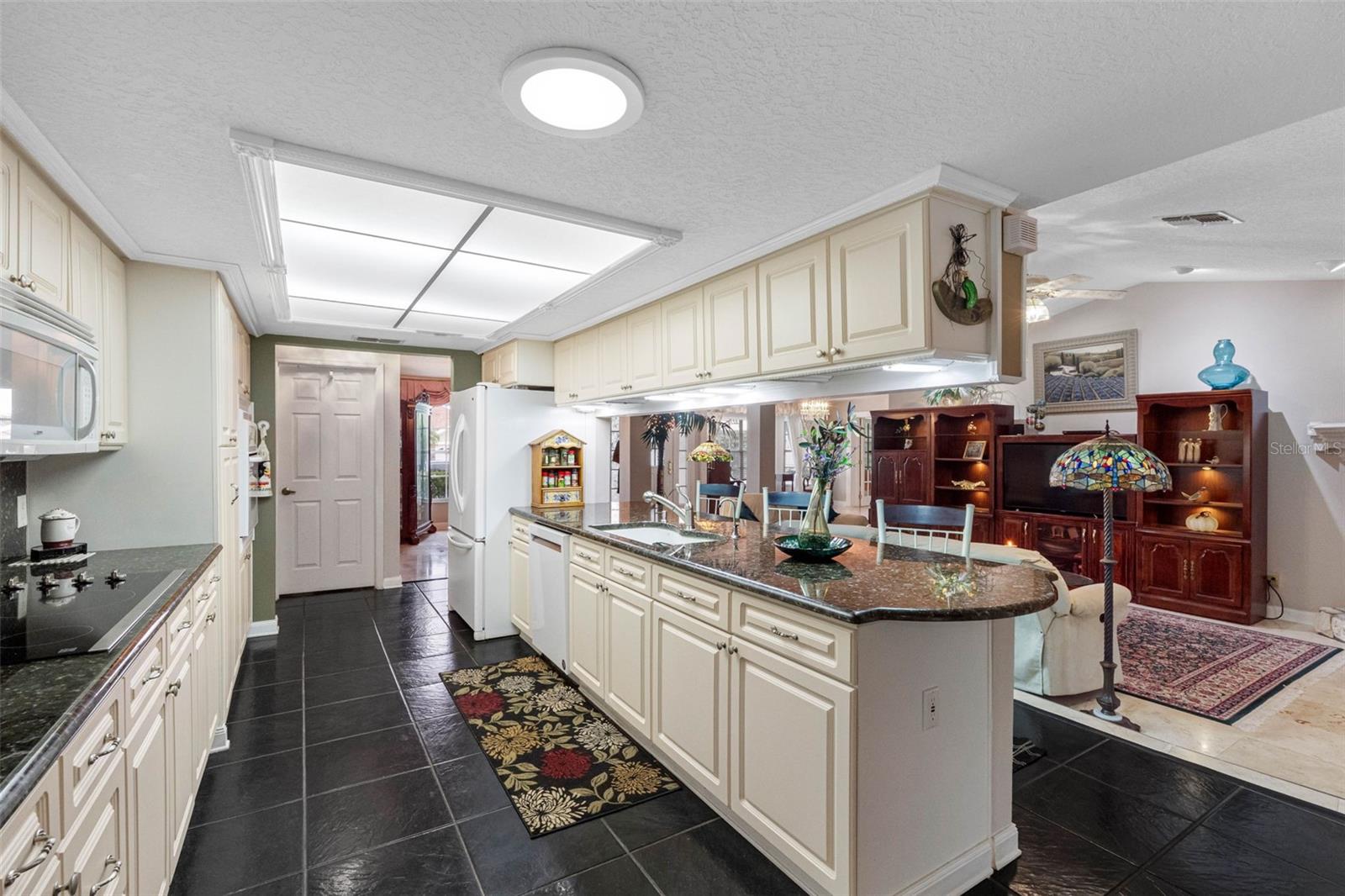 Image 22 of 59 For 8528 Thrasher Court