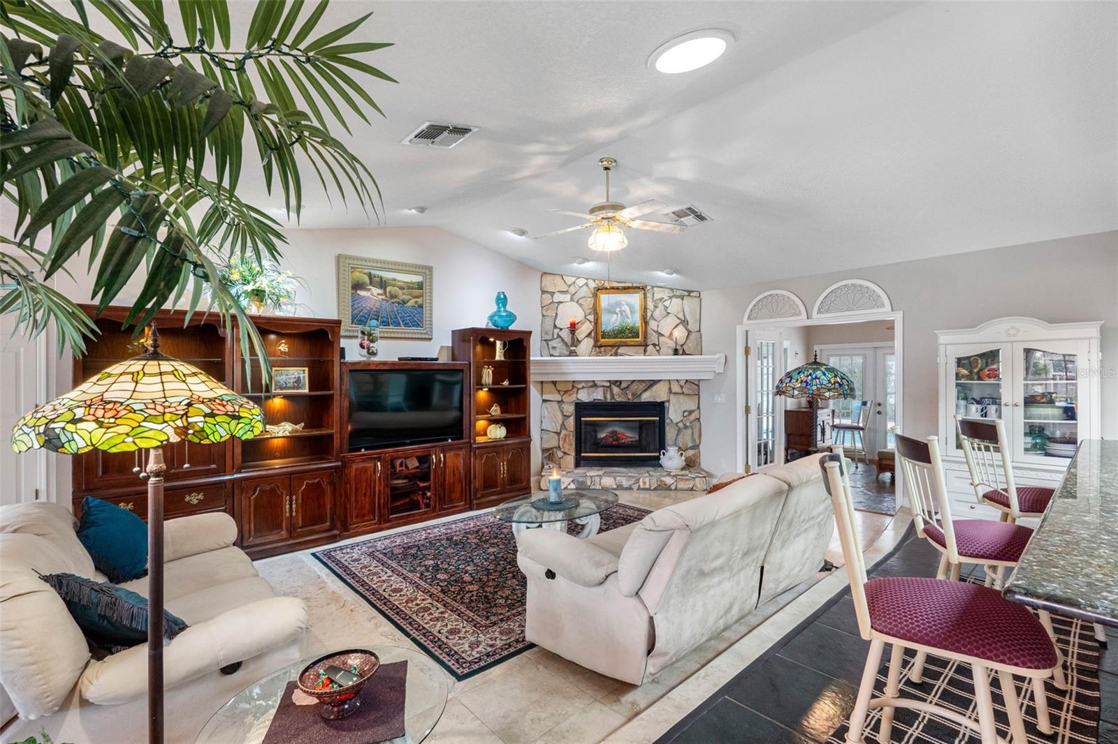 Image 9 of 59 For 8528 Thrasher Court