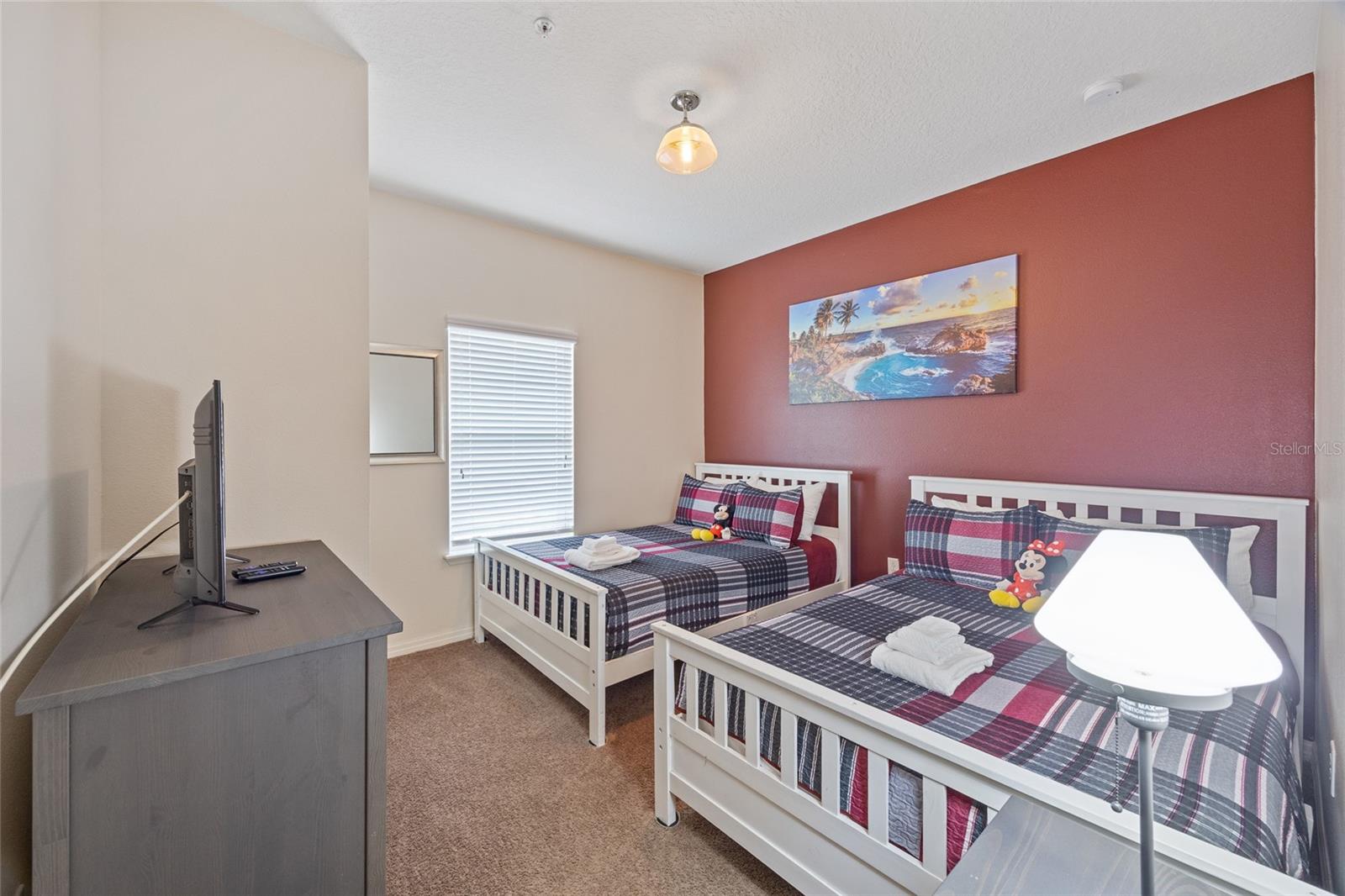 Image 11 of 32 For 8945 Shine Drive