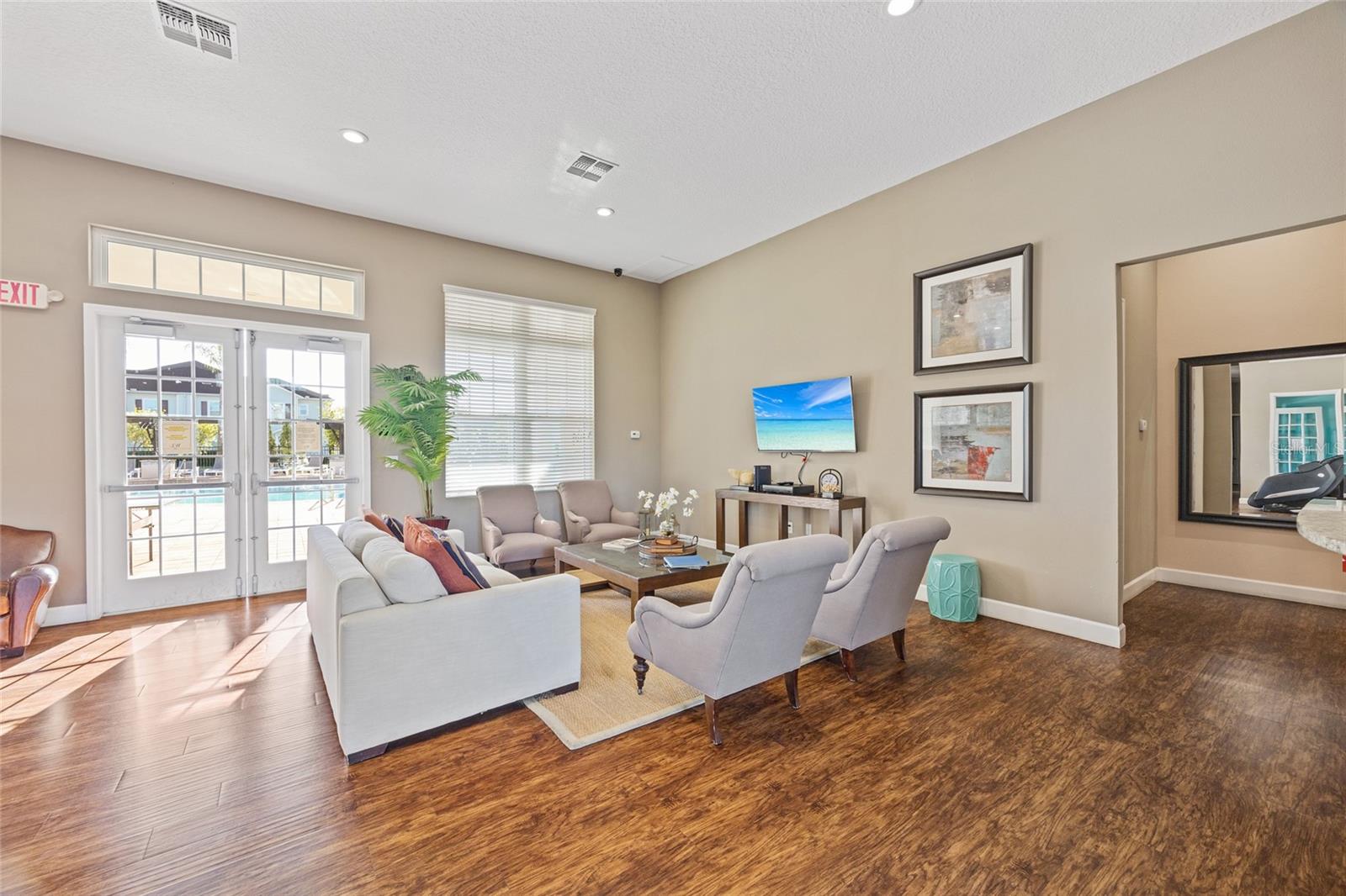 Image 21 of 32 For 8945 Shine Drive