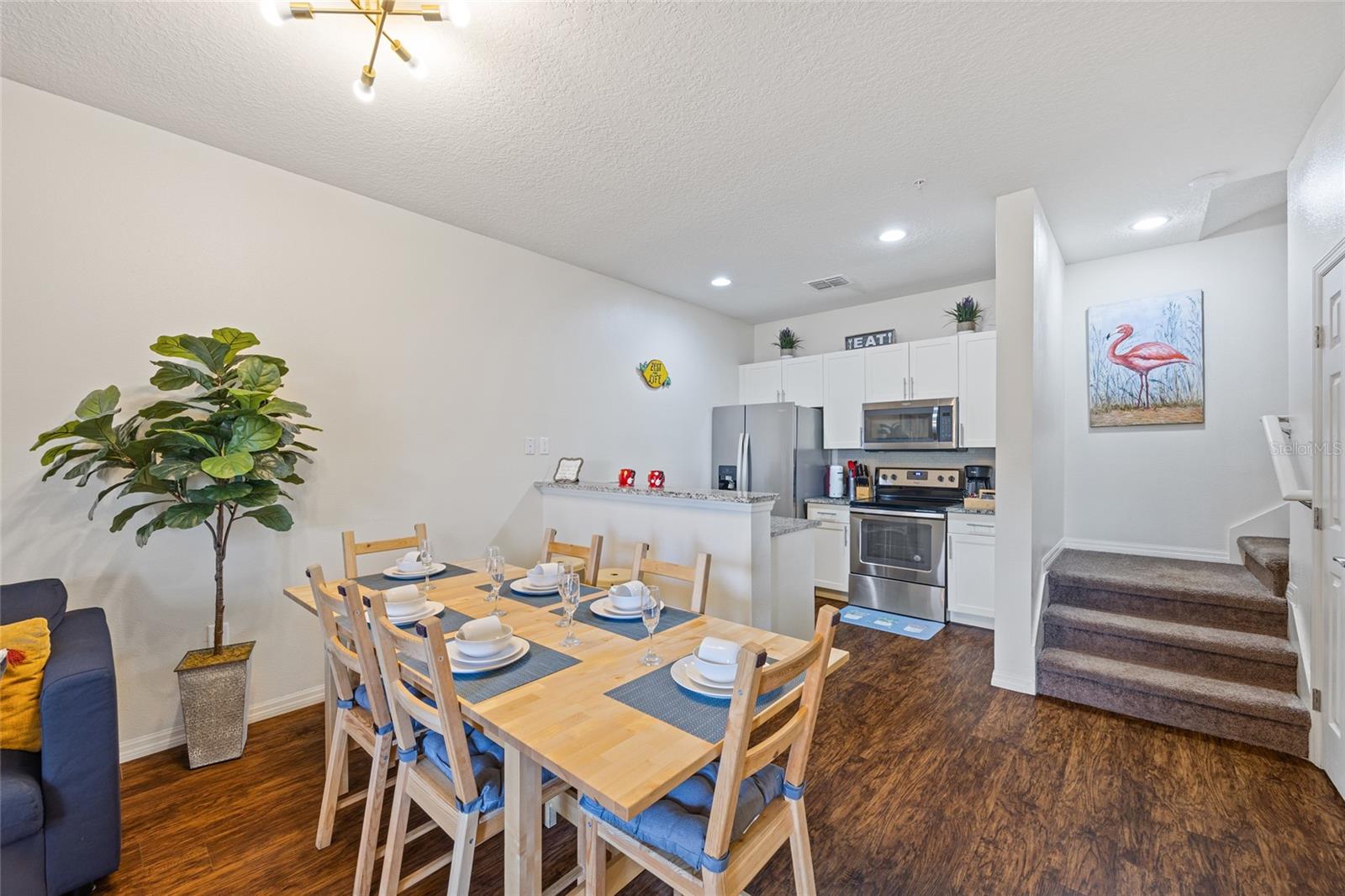 Image 4 of 32 For 8945 Shine Drive