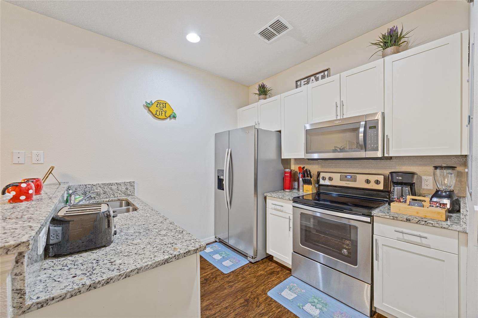 Image 5 of 32 For 8945 Shine Drive