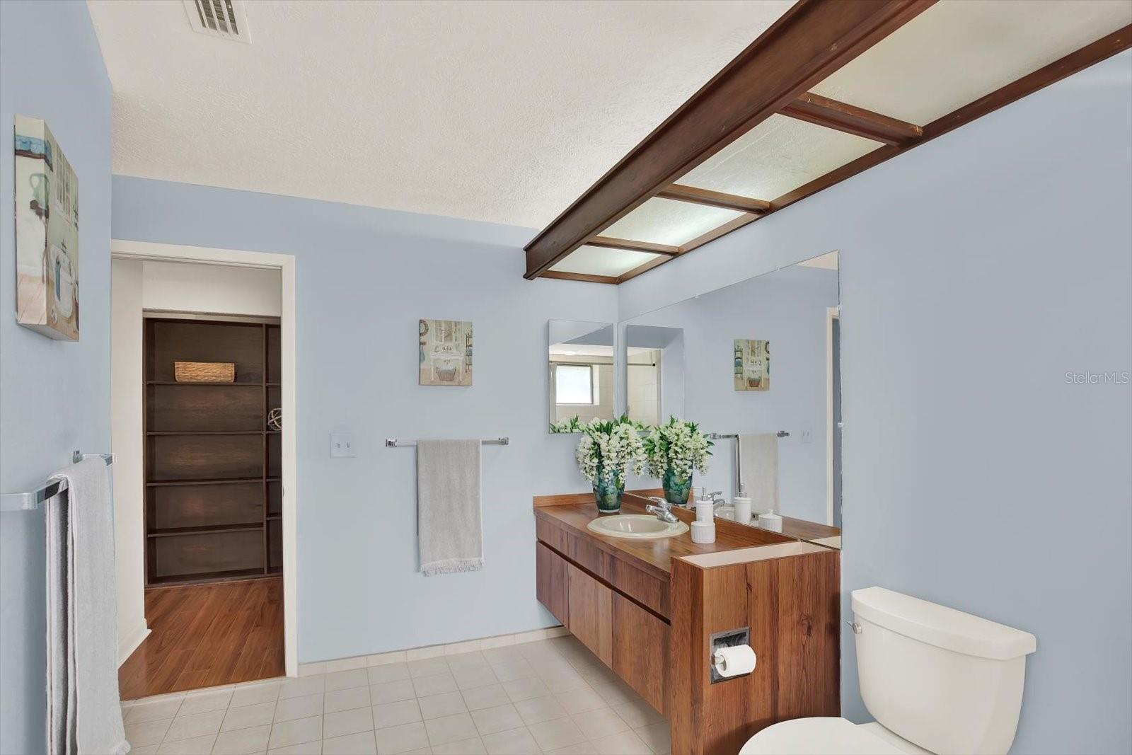 Image 47 of 78 For 4312 Middle Lake Drive