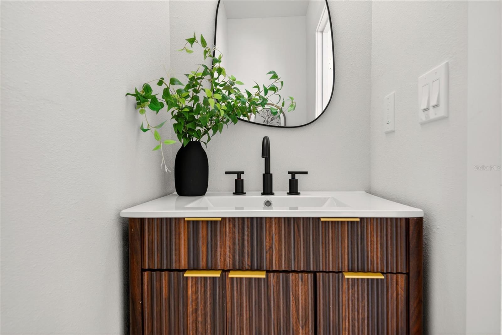 Image 16 of 21 For 3053 2nd Avenue N