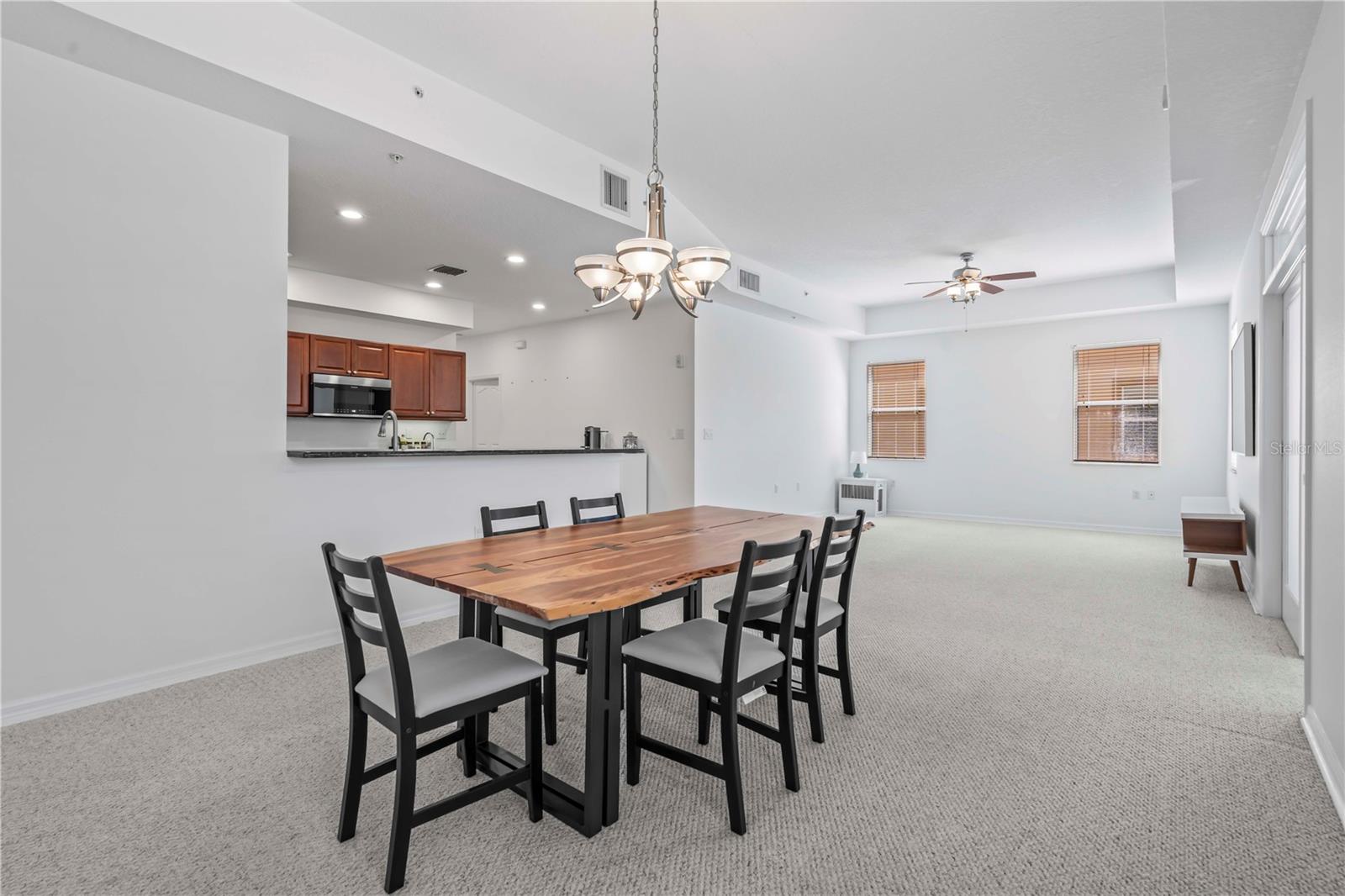 Image 16 of 40 For 642 Wells Court 302