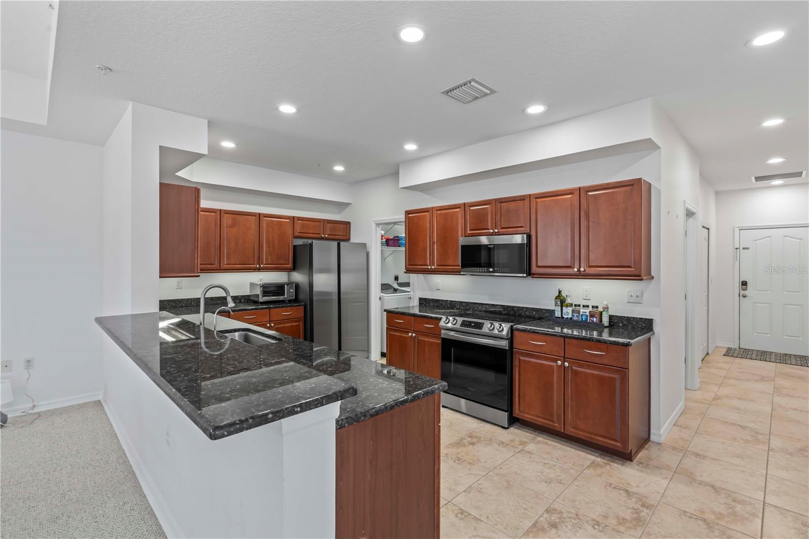 Image 8 of 40 For 642 Wells Court 302