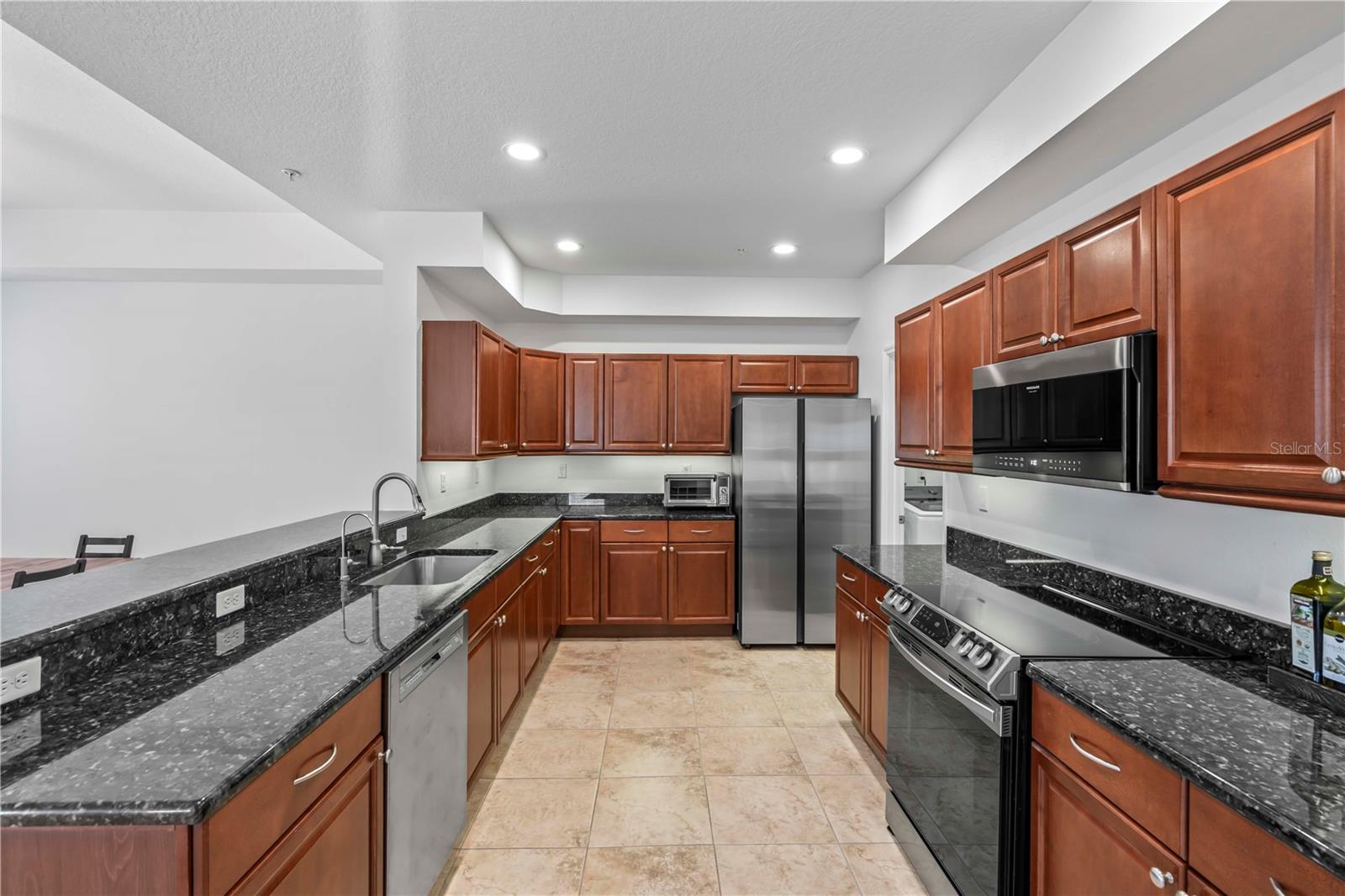 Image 9 of 40 For 642 Wells Court 302
