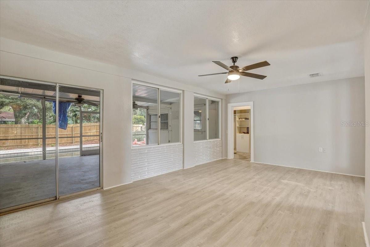 Image 21 of 37 For 329 57th Avenue S