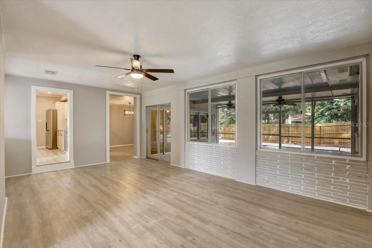 Image 22 of 37 For 329 57th Avenue S