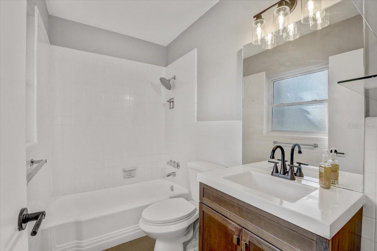 Image 7 of 37 For 329 57th Avenue S