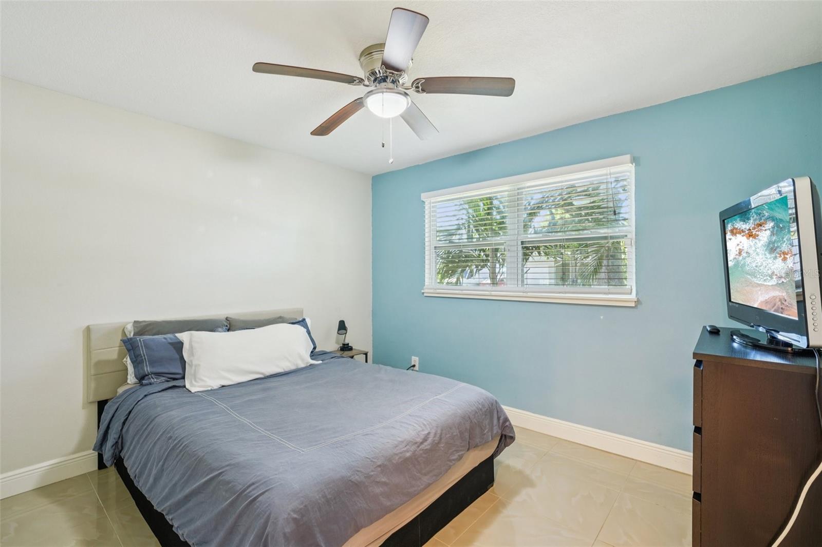 Image 14 of 29 For 5441 39th Avenue N