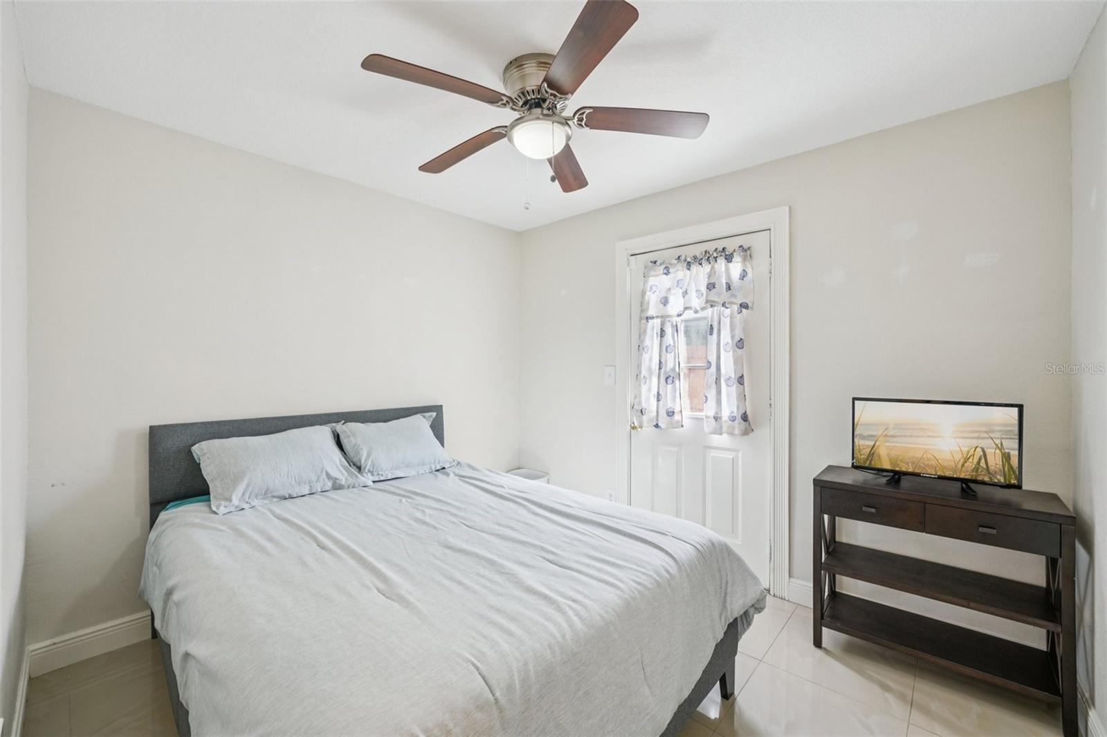 Image 16 of 29 For 5441 39th Avenue N