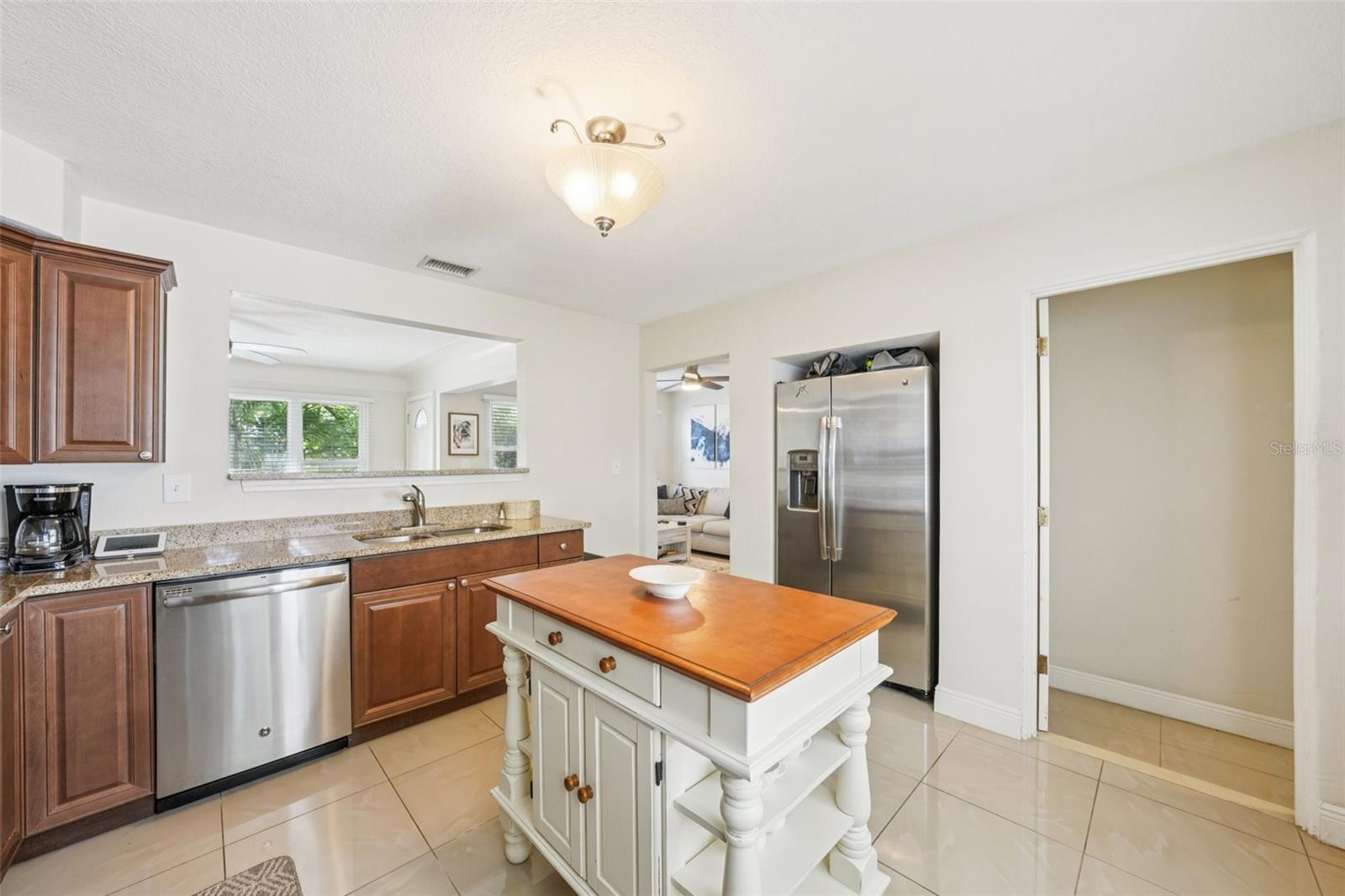 Image 4 of 29 For 5441 39th Avenue N