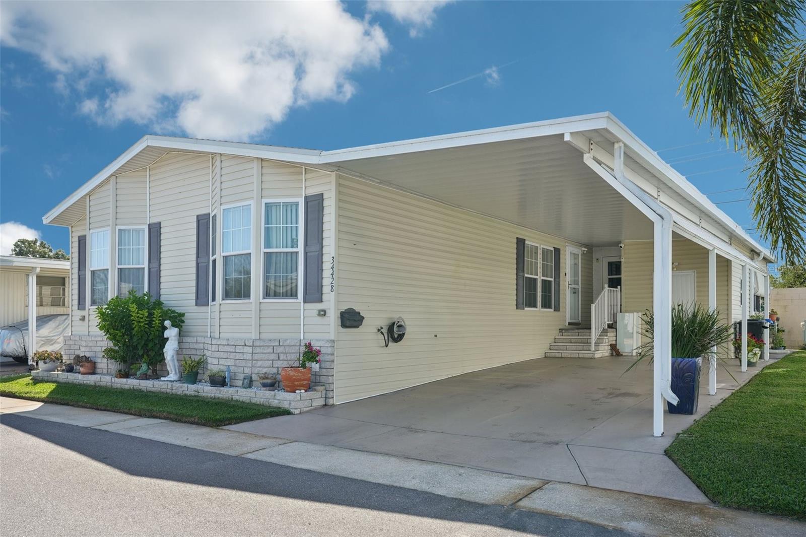 Image 2 of 26 For 34428 Oleander Drive N