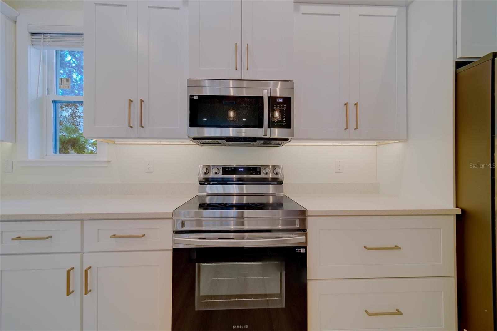 Image 36 of 67 For 14723 Sunset Drive