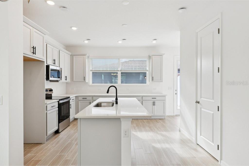 Image 11 of 36 For 17580 Northlake Grove Drive