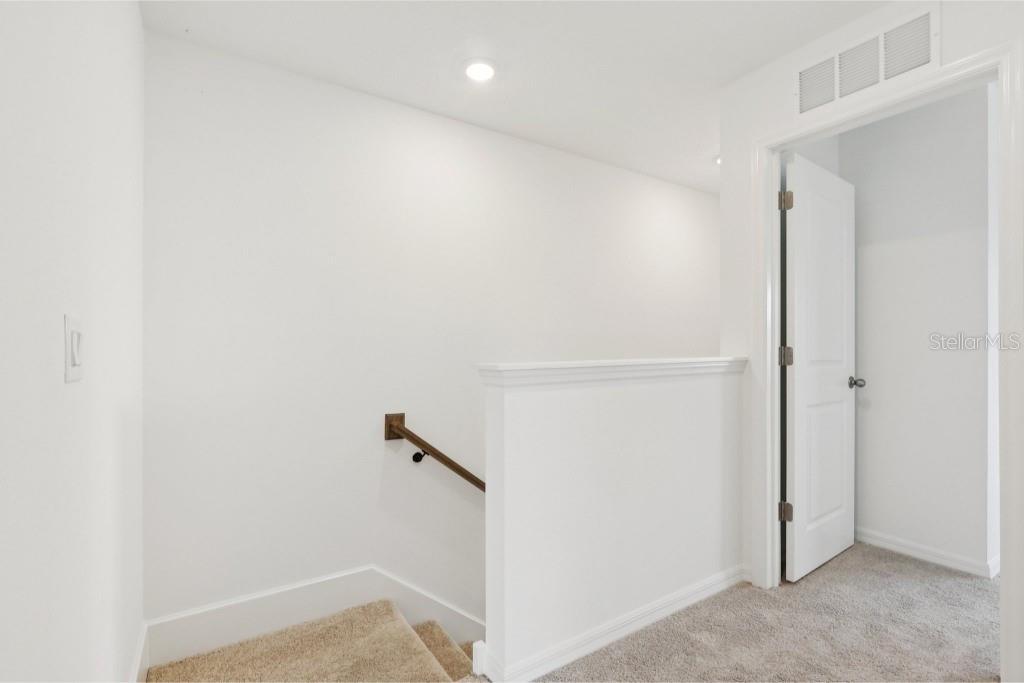 Image 19 of 36 For 17580 Northlake Grove Drive