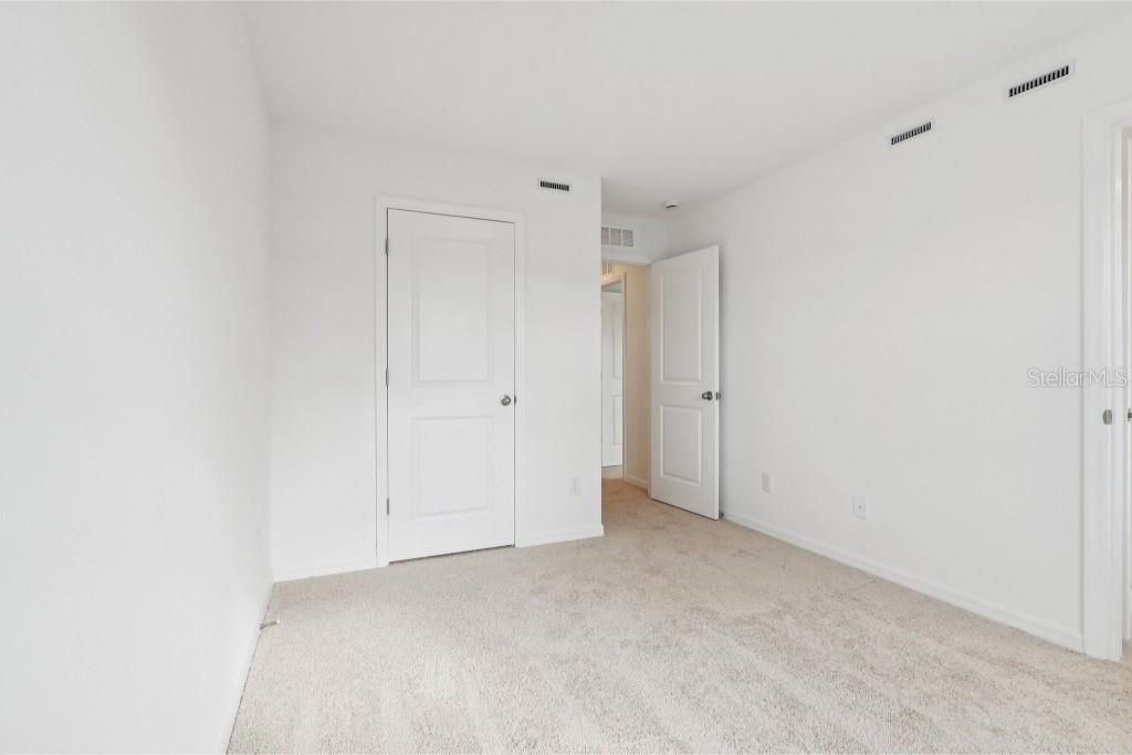 Image 22 of 36 For 17580 Northlake Grove Drive