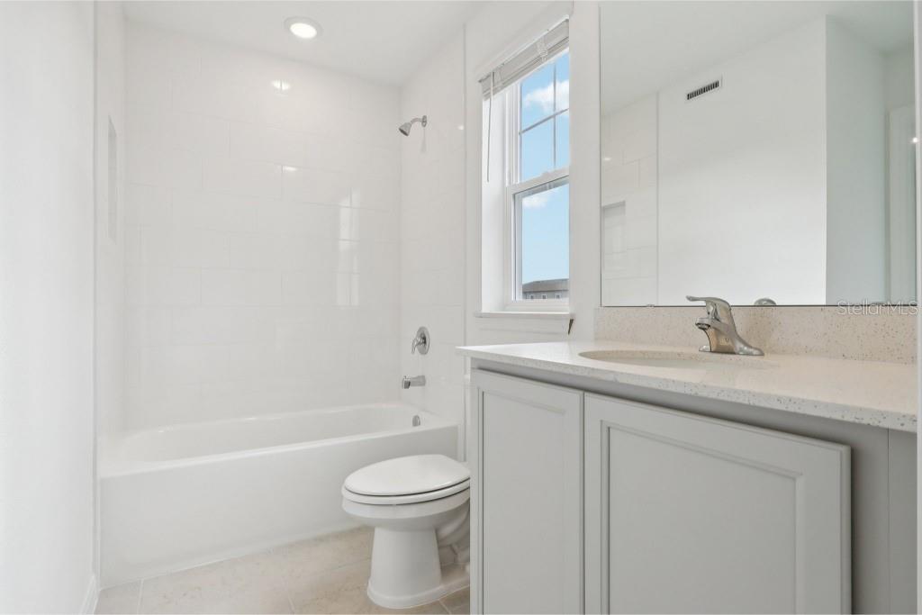 Image 23 of 36 For 17580 Northlake Grove Drive