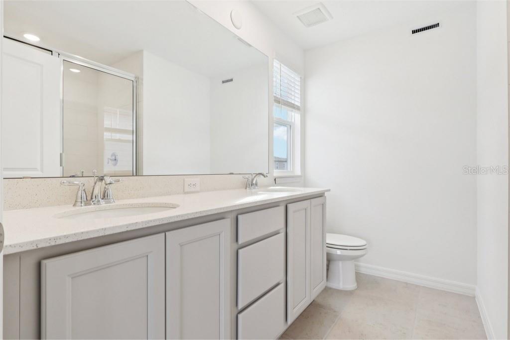 Image 29 of 36 For 17580 Northlake Grove Drive