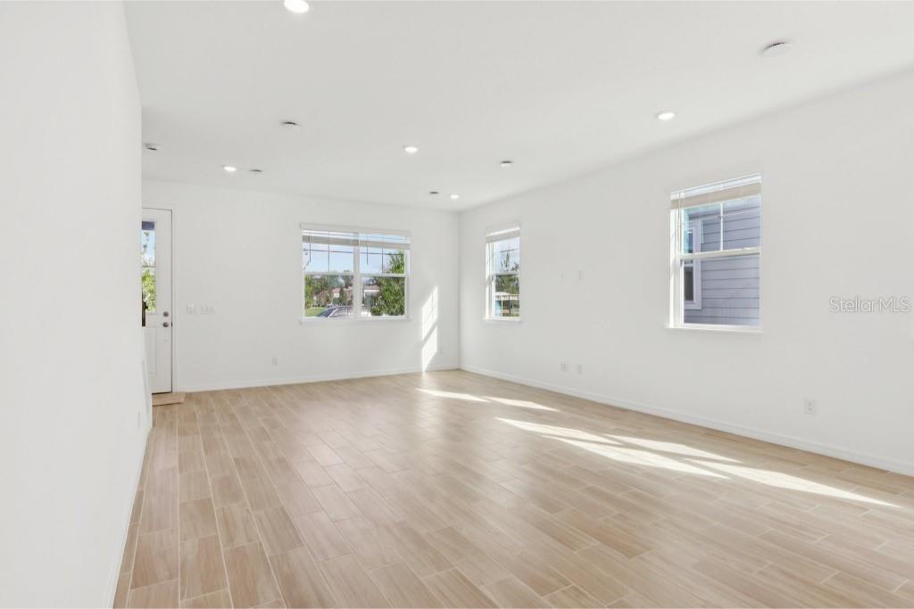 Image 7 of 36 For 17580 Northlake Grove Drive