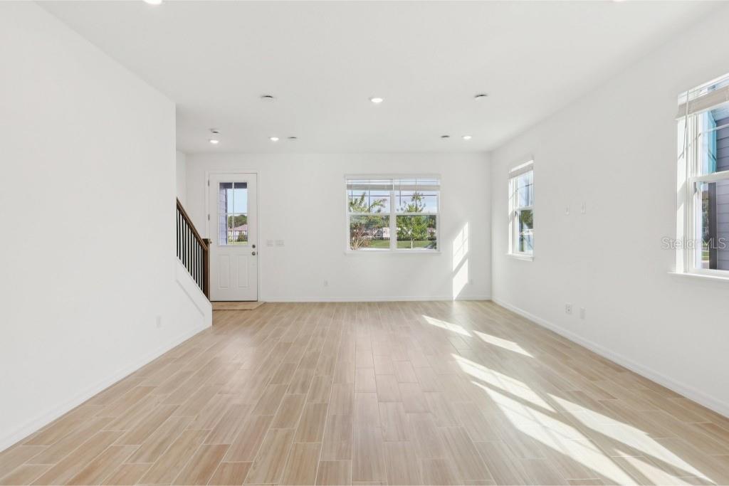 Image 9 of 36 For 17580 Northlake Grove Drive