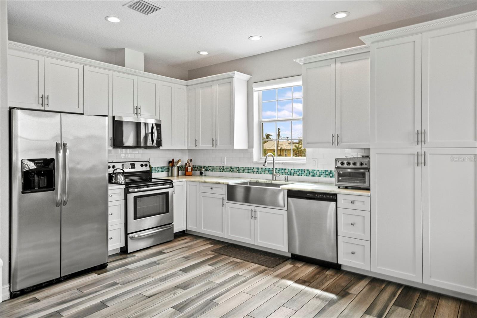 Image 13 of 84 For 204 21st Avenue