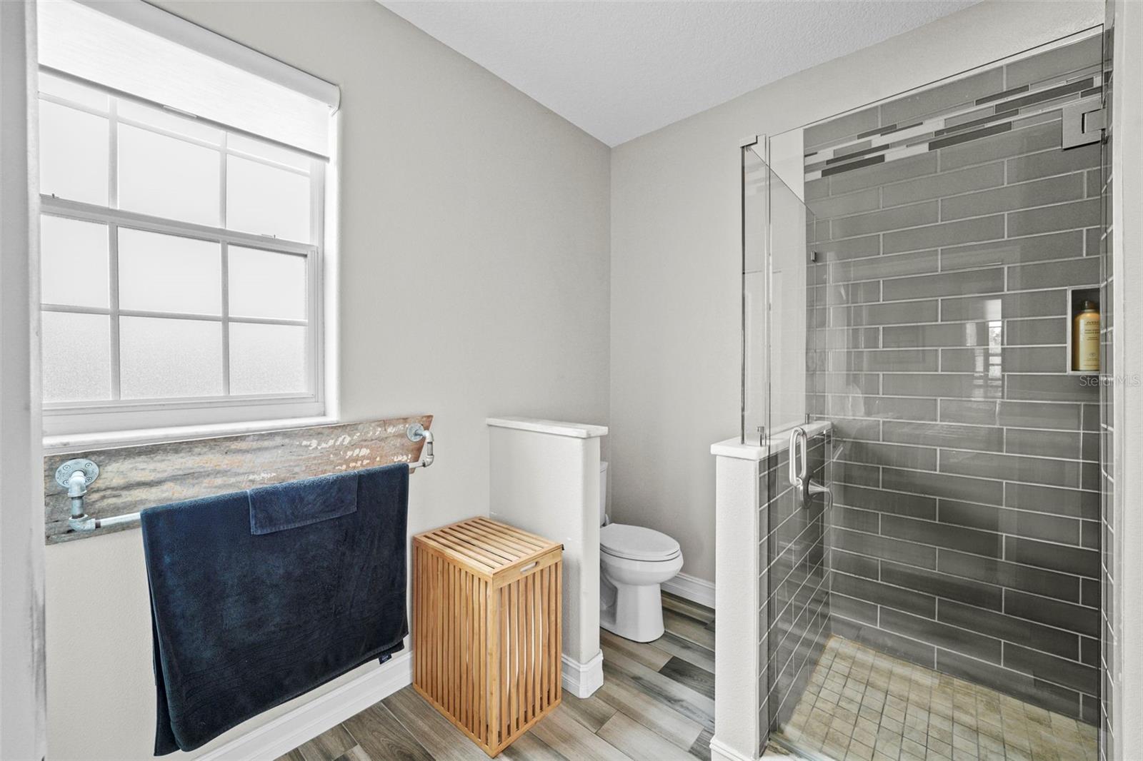 Image 25 of 84 For 204 21st Avenue