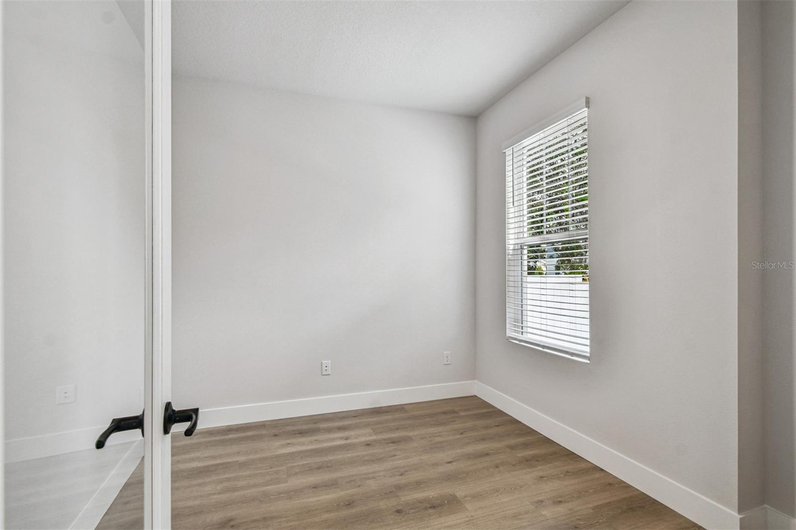 Image 19 of 42 For 406 Westland Avenue 2