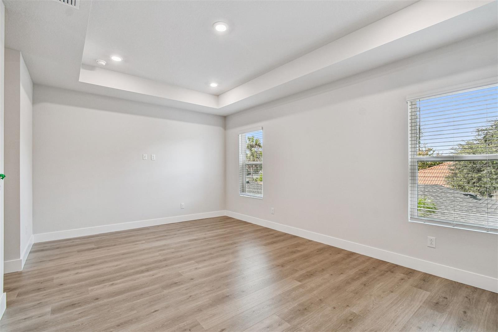 Image 23 of 42 For 406 Westland Avenue 2