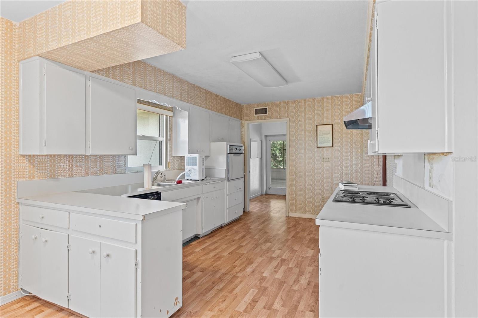 Image 10 of 33 For 225 Lake Hollingsworth Drive