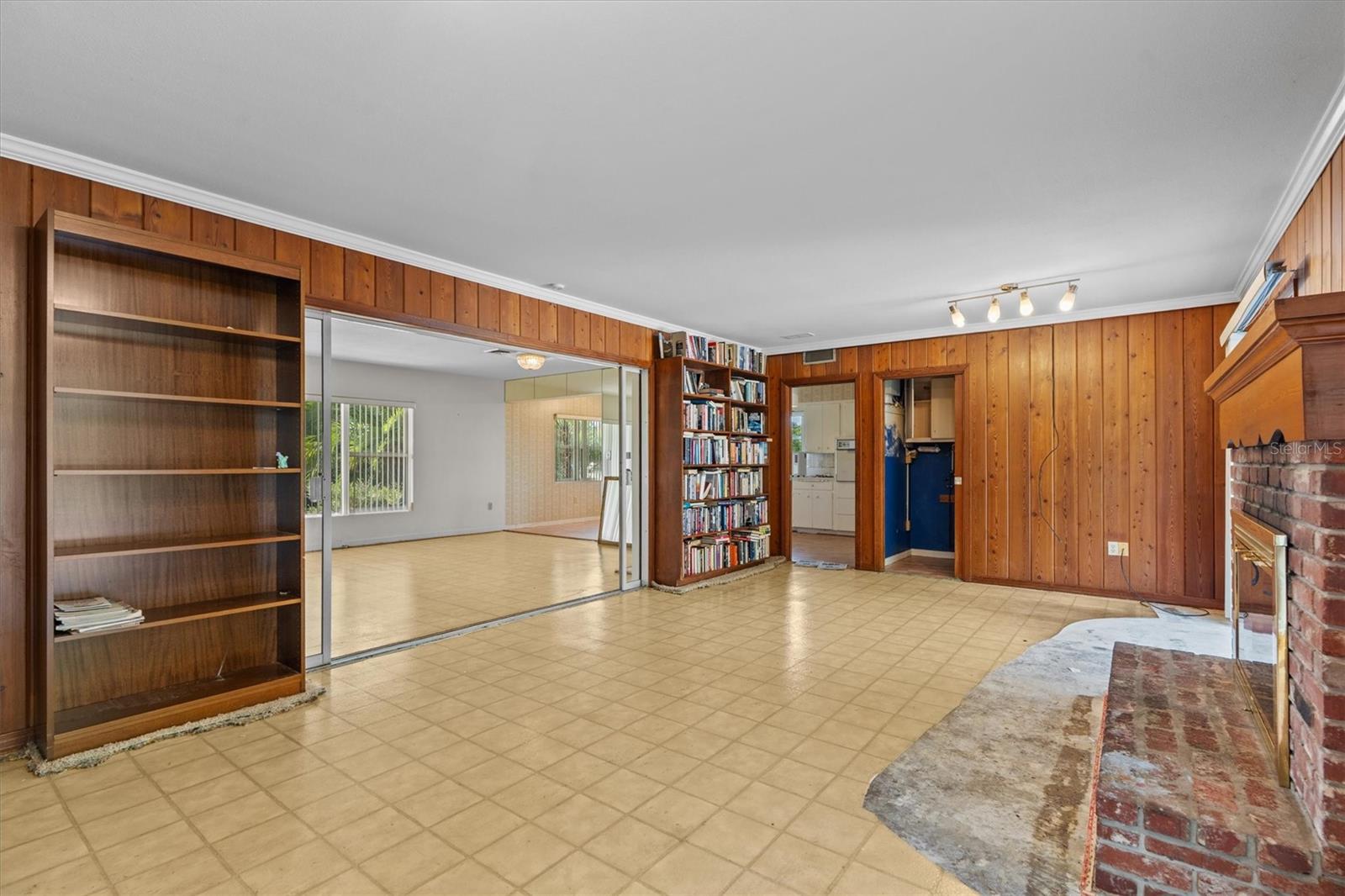 Image 15 of 33 For 225 Lake Hollingsworth Drive