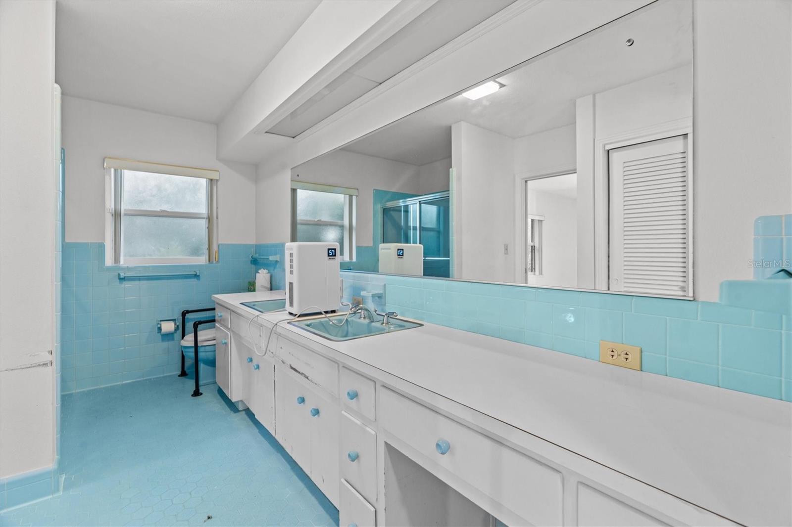 Image 18 of 33 For 225 Lake Hollingsworth Drive