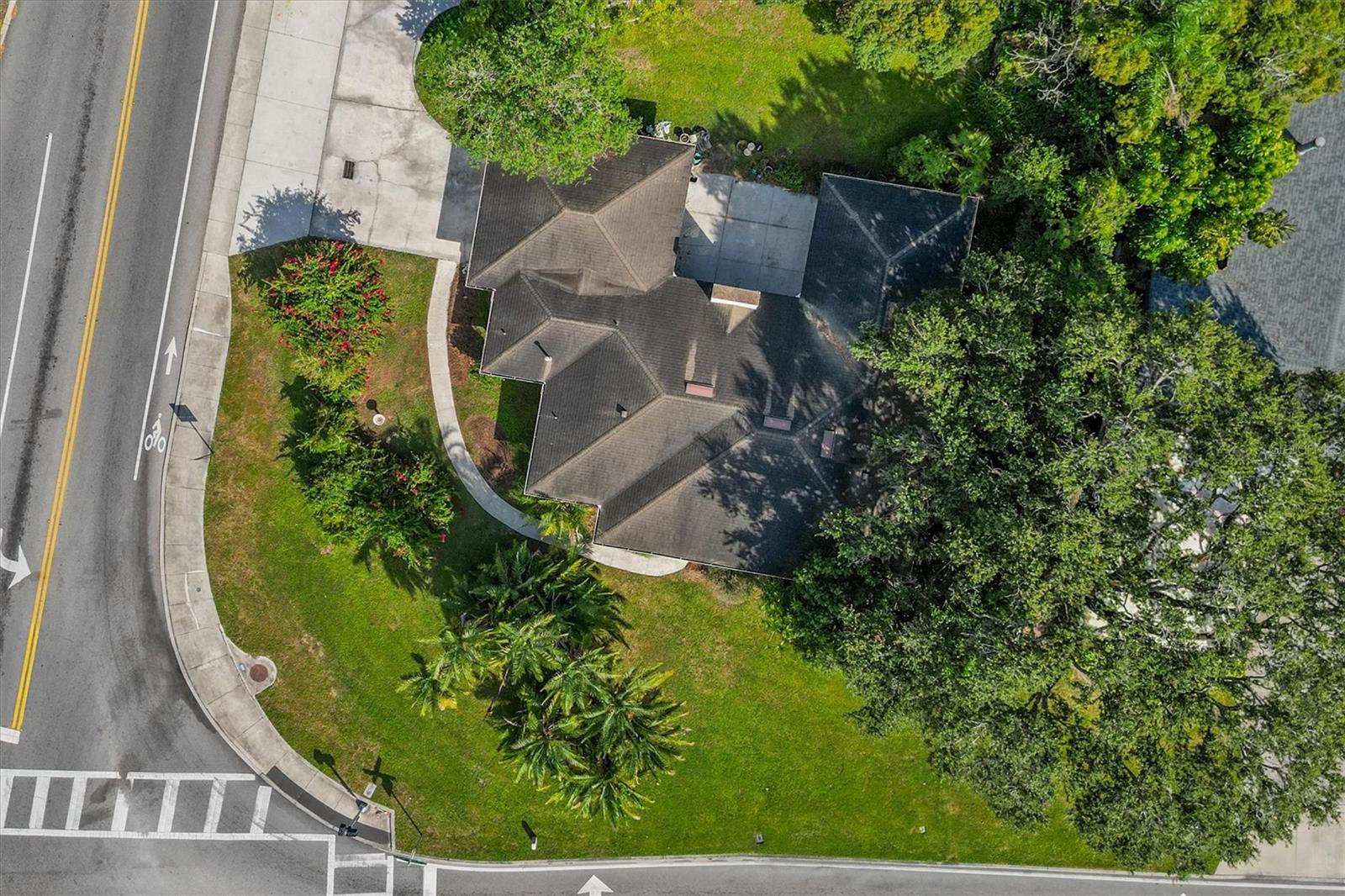 Image 2 of 33 For 225 Lake Hollingsworth Drive