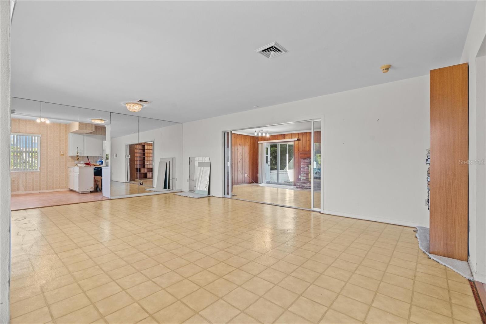 Image 7 of 33 For 225 Lake Hollingsworth Drive