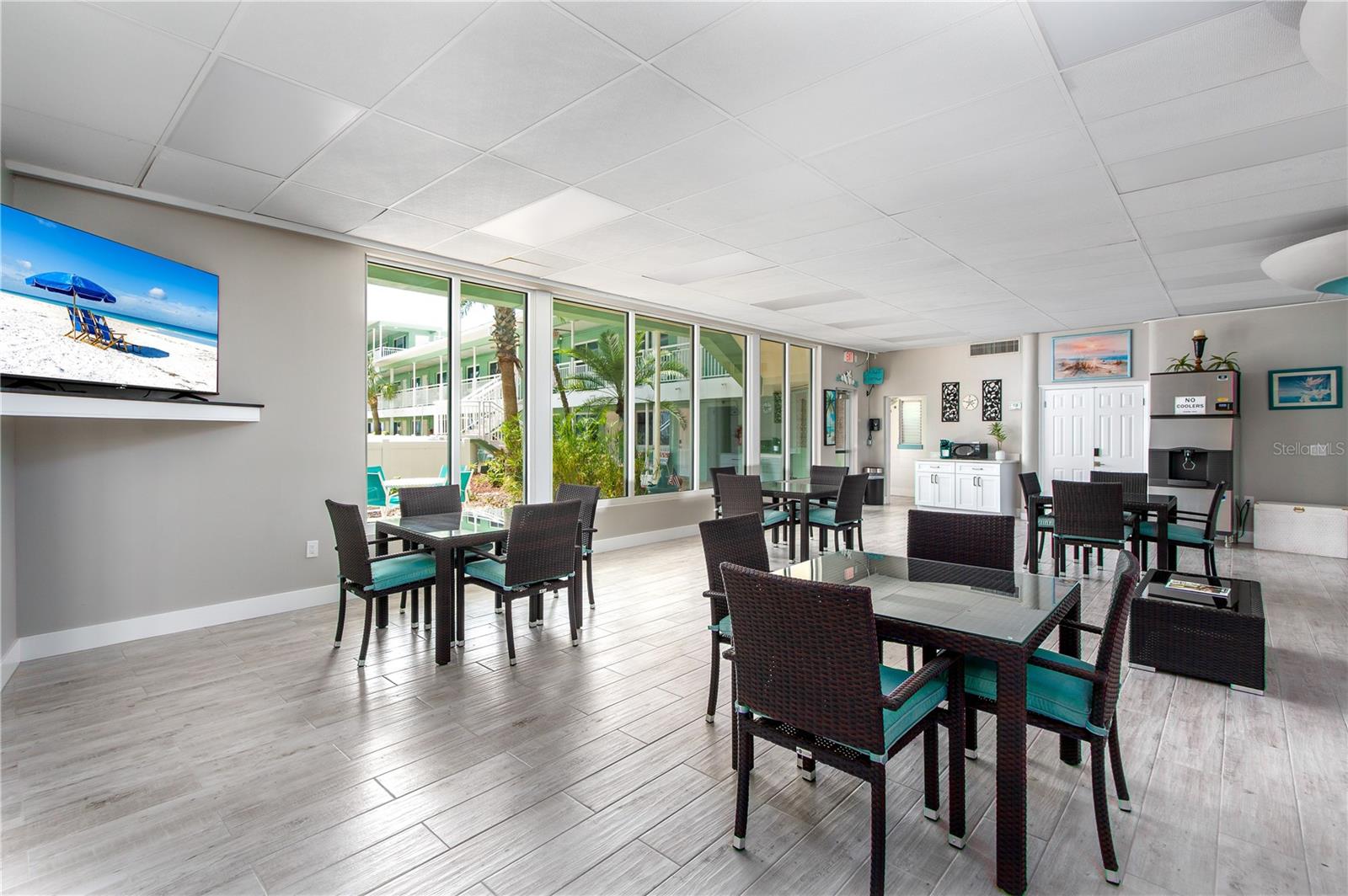 Image 17 of 21 For 11730 Gulf Boulevard 4