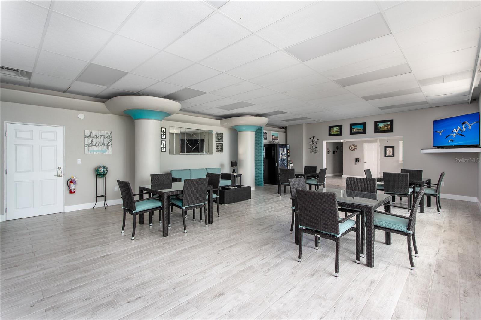 Image 18 of 21 For 11730 Gulf Boulevard 4