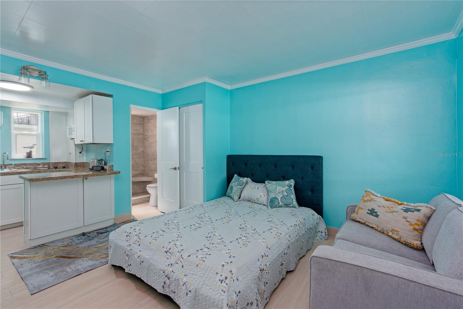 Image 3 of 21 For 11730 Gulf Boulevard 4