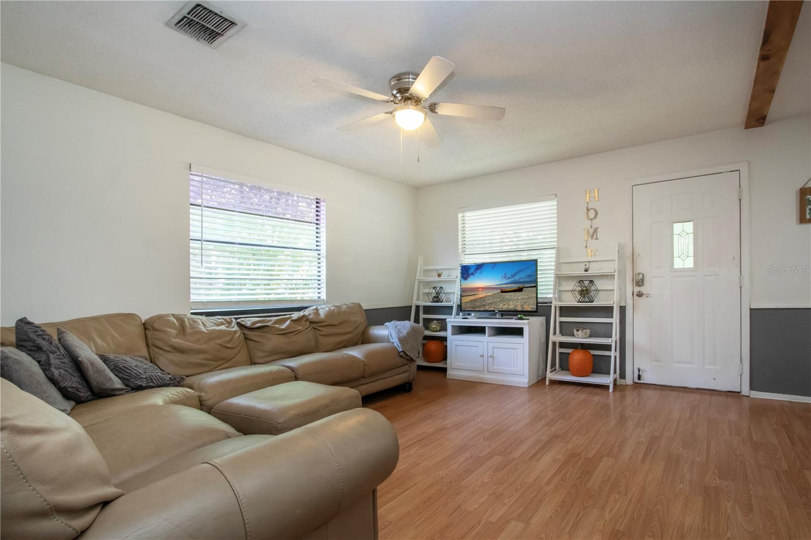 Image 17 of 58 For 149 Roosevelt Avenue