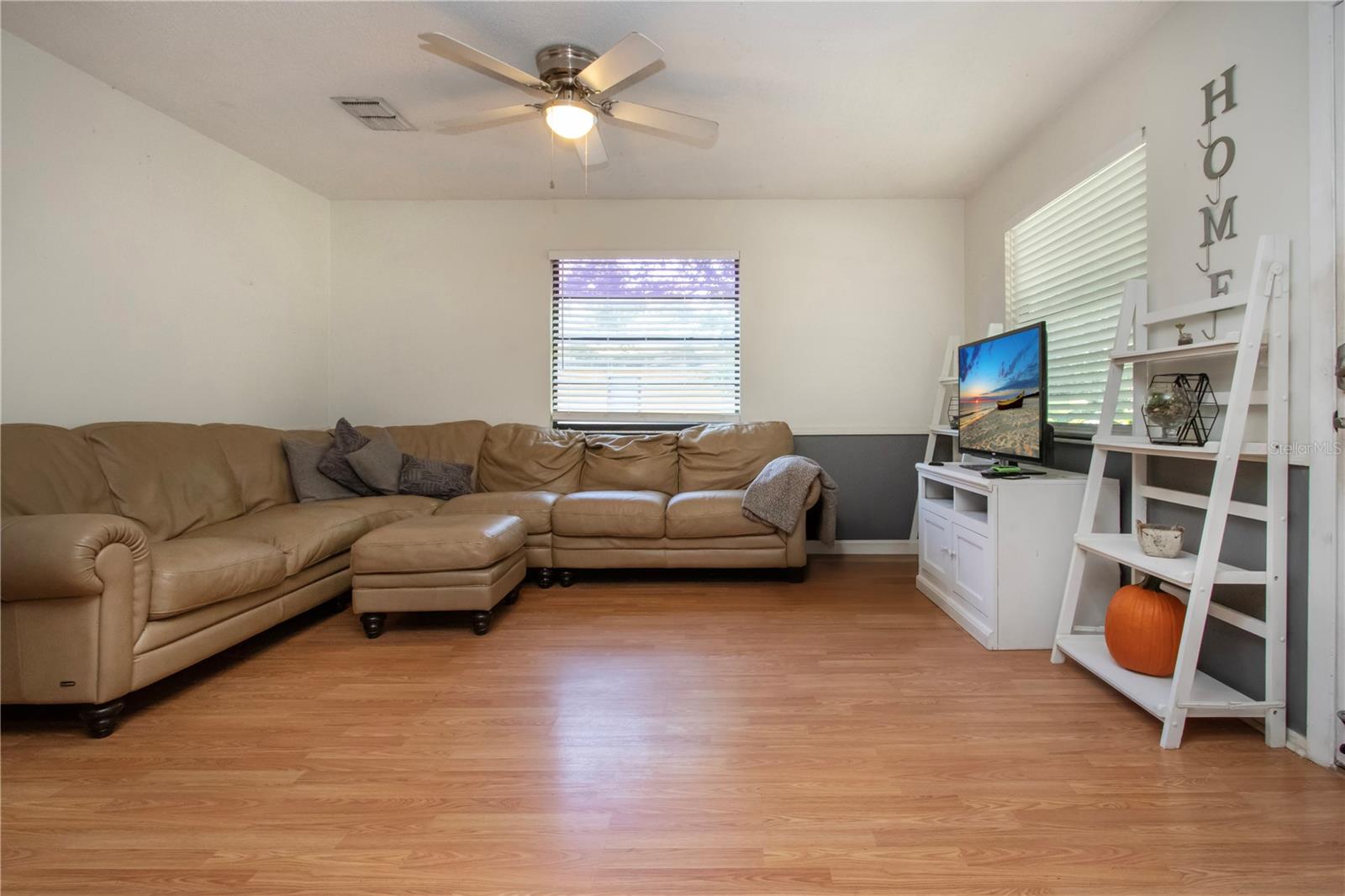 Image 18 of 58 For 149 Roosevelt Avenue