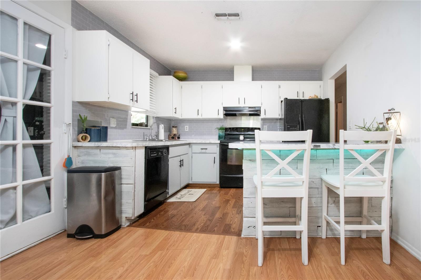 Image 25 of 58 For 149 Roosevelt Avenue