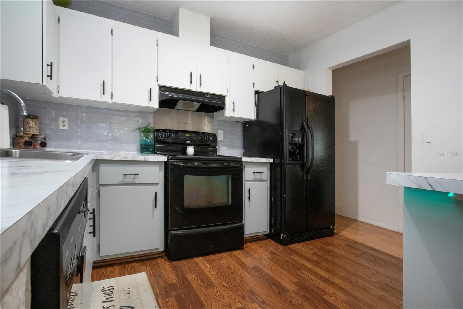 Image 27 of 58 For 149 Roosevelt Avenue