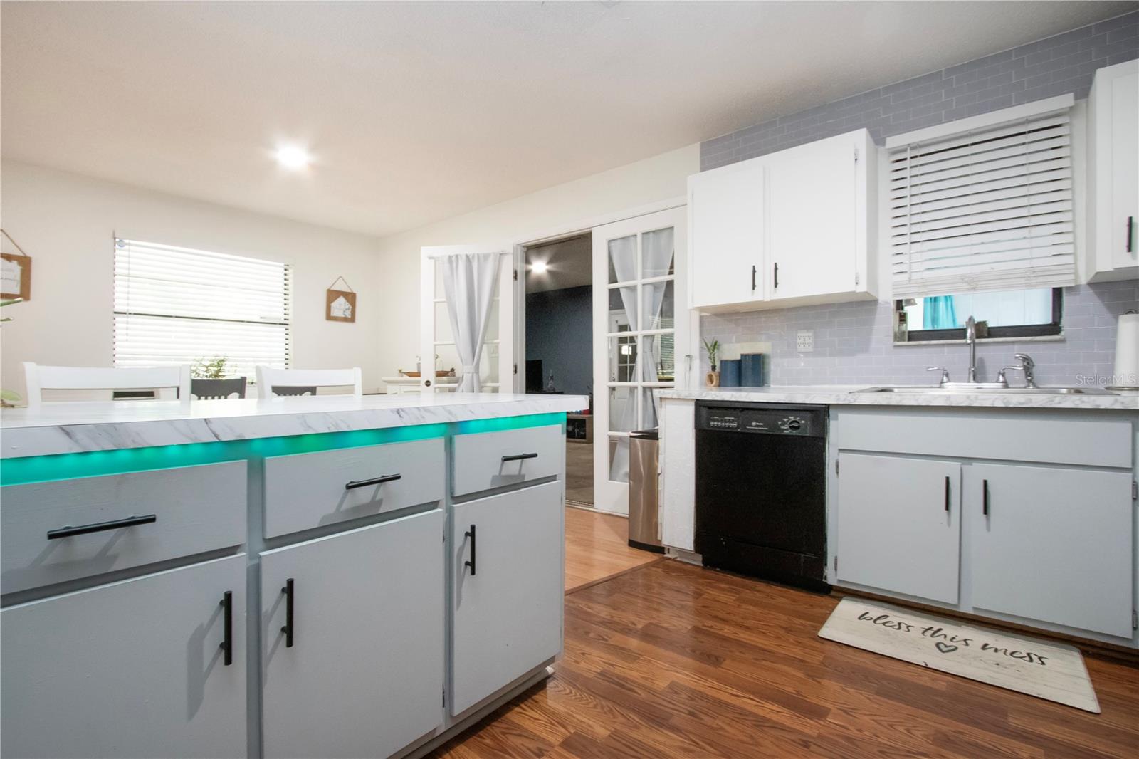 Image 31 of 58 For 149 Roosevelt Avenue