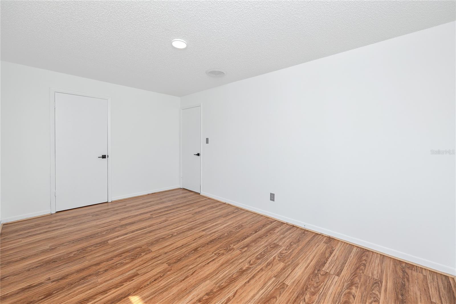 Image 13 of 34 For 501 Bay Drive 204