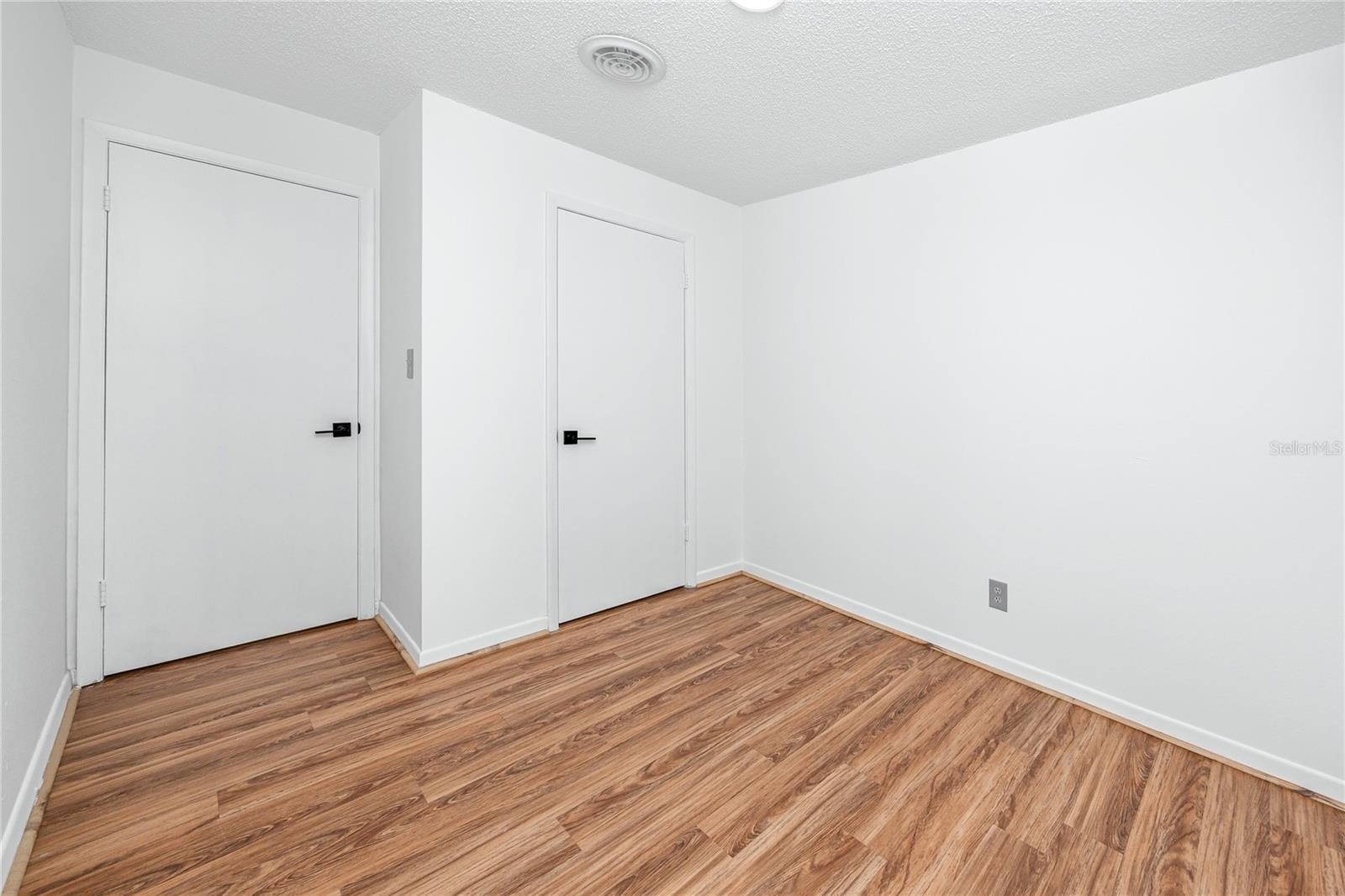 Image 18 of 34 For 501 Bay Drive 204