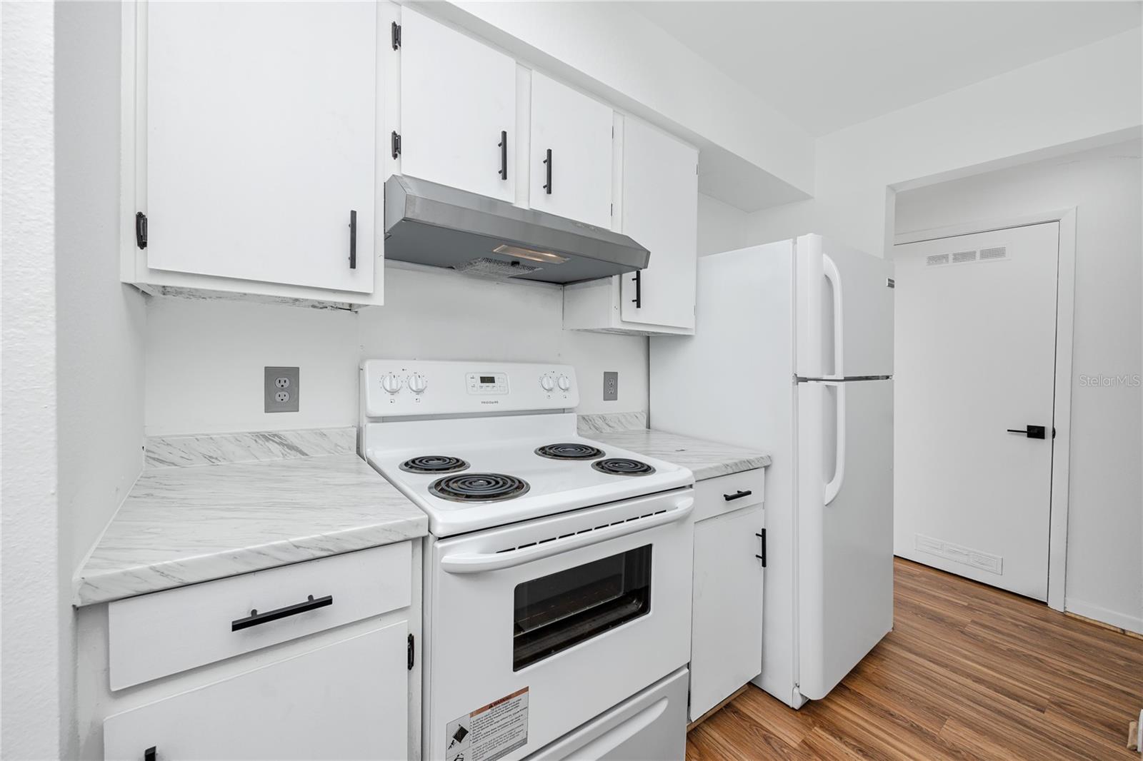 Image 4 of 34 For 501 Bay Drive 204